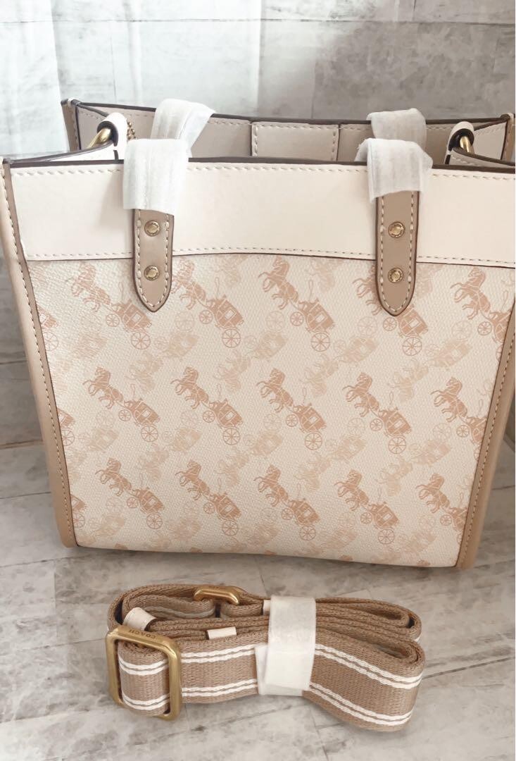 COACH Field Tote 22 with Horse and Carriage Print C3866