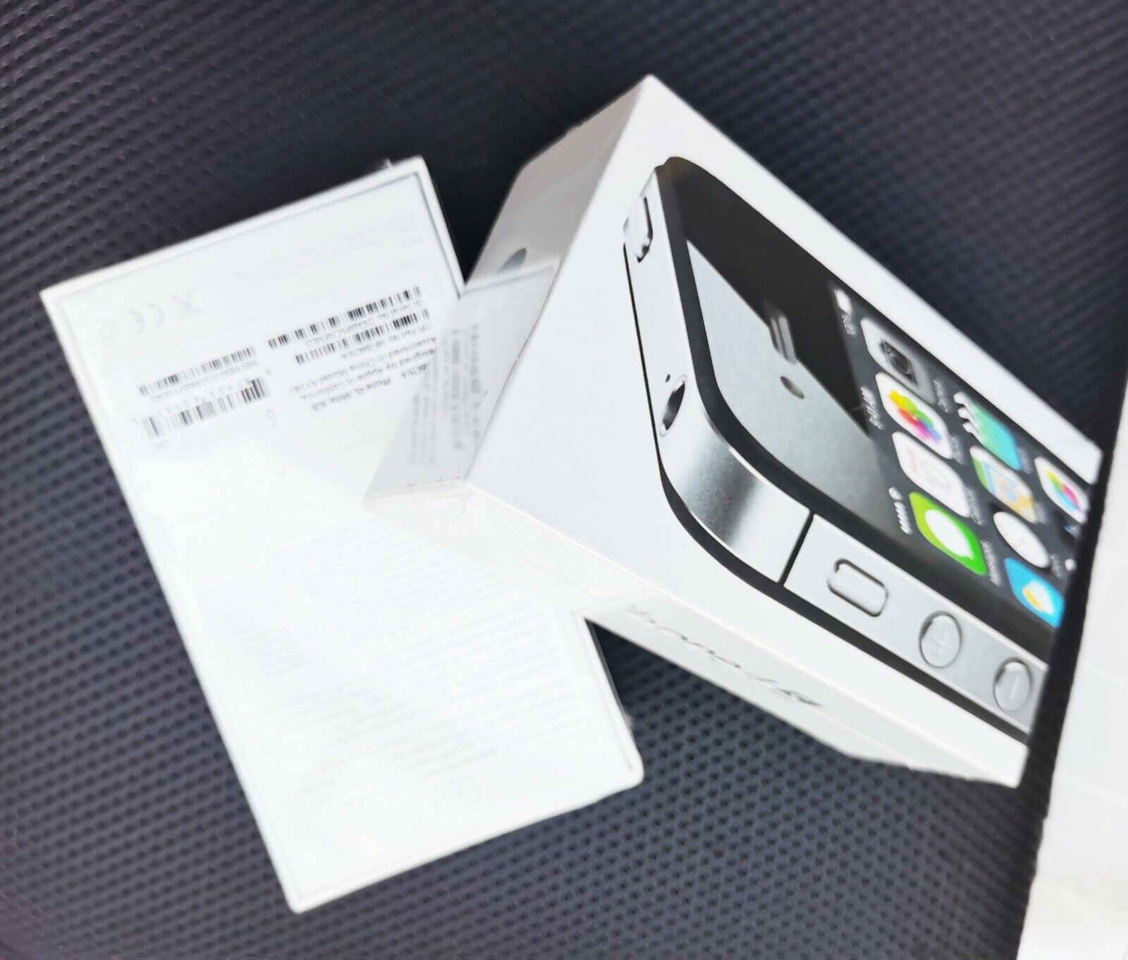 The Price of Apple iPhone 4s – 32GB – Black (CDMA + GSM) IOS 6.1.3 Unlocked for all Netwroks | Apple iPhone