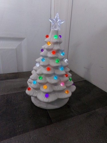 White Ceramic Christmas Tree with Lights 8 in NAPCO See description & Photos - Picture 10 of 13