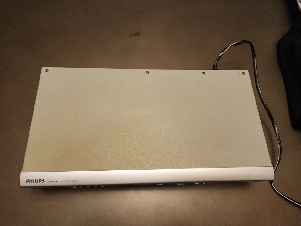 Philips DVP3050V DVD/VHS Player Combo USED Tested & Working-No Remote - Image 2 of 4