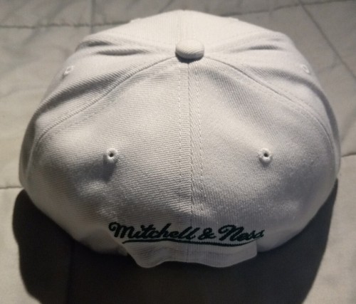 Boston Celtics White Green Mitchell & Ness Adjustable Snapback Hat Cap New - Picture 2 of 2