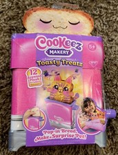 Cookeez Makery TOASTY TREATZ Toaster Oven Toy Scented Surprise Baked Plush Pet