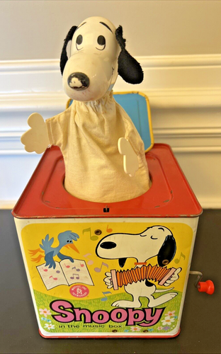 Mattel Made in USA Snoopy in the Music Box Metal Jack-in-the-Box ~ Vintage 1960s