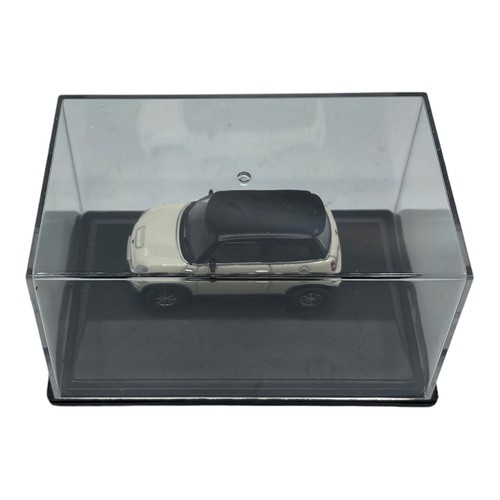 MINI Cooper S Hardtop R56 Pepper White with Black Roof Diecast car 1:76 OO Scale - Picture 19 of 20
