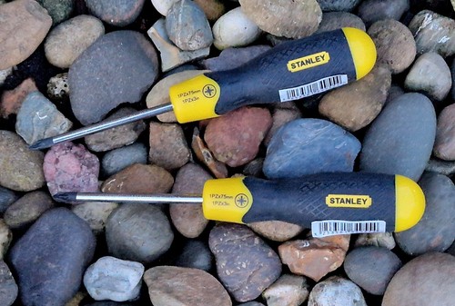 STANLEY 1PZx75mm 1PZx3in 2 Piece Screwdriver Set Black Yellow Cushion Grip - Picture 2 of 6