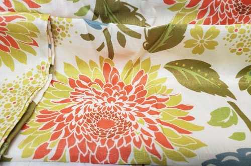 Printed Fabric Tablecloth 60" Round, HARVEST,AUTUMN BLOOM FLOWERS & LEAVES, CE - Picture 5 of 10