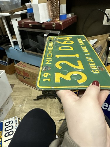 1968 Michigan Dealer License Plate 321 D64 Great Lake State - Picture 8 of 19