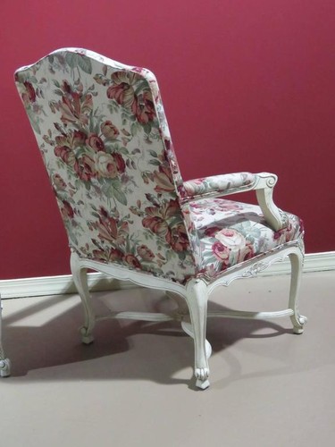 Pair Louis XVI Style Distressed Cream Painted Fauteuils Bergere Lounge Chairs - Picture 4 of 5