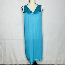 Vintage Vanity Fair Aqua Blue Sz M Nylon Embroidered Long Nightgown Sleeveless