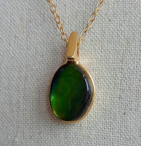PENDENTE SU CATENA IN ARG. STERLING 925 DORATO CON AMMOLLITE NATURALE - Foto 4 di 8