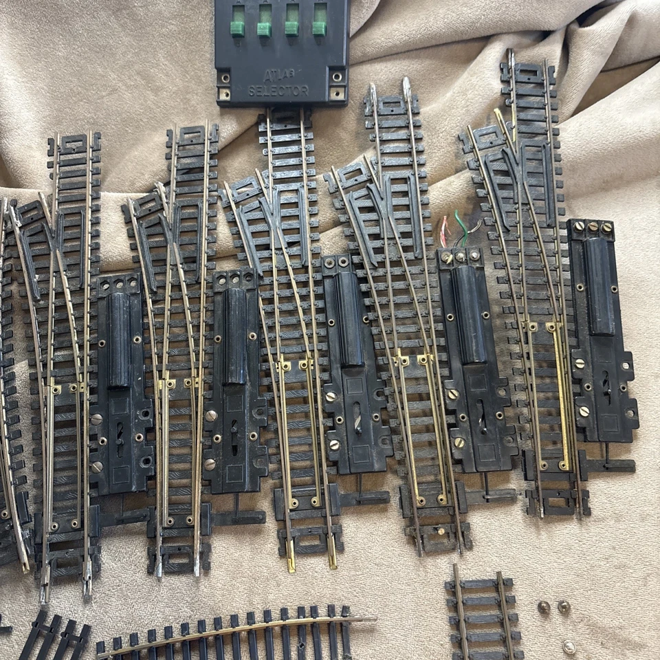 Vintage Model Train HO Scale brass turn out switches LOT of 12 plus more - Image 3 of 4