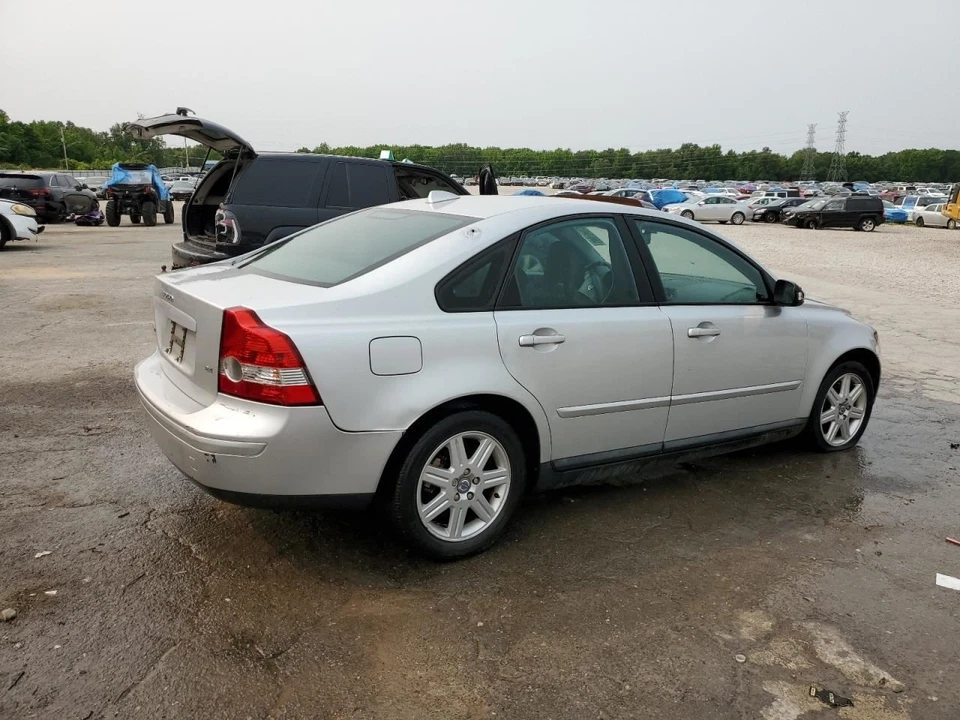 (LOCAL PICKUP ONLY) Fuel Tank C70 VIN 2 6th Digit Fits 06-13 VOLVO 70 SERIES 256 - Image 3 of 4