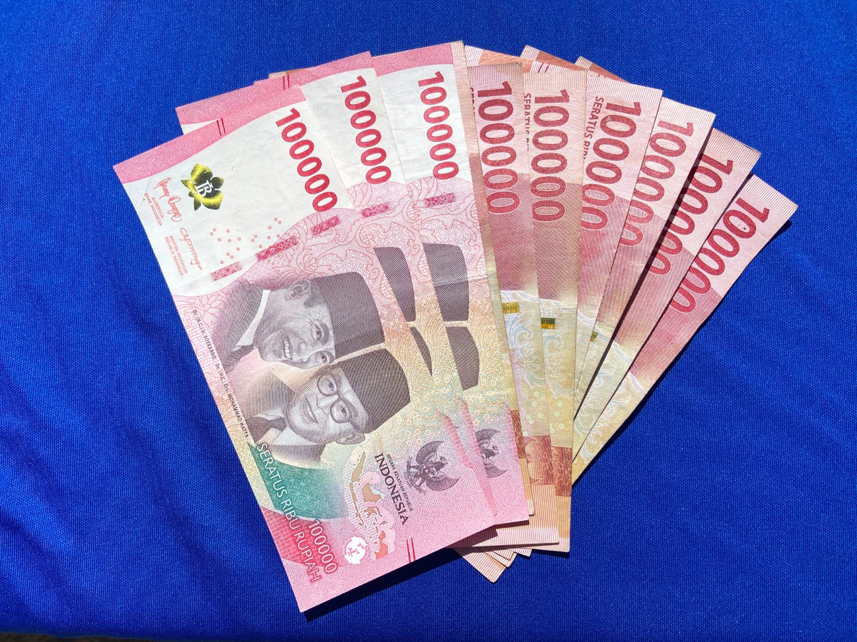 1,000,000 IDR (10x 100.000) ONE MILLION INDONESIAN CURRENCY