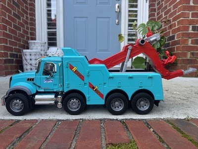 Bruder 1/16 Mack Granite Recovery & Towing Tow Truck