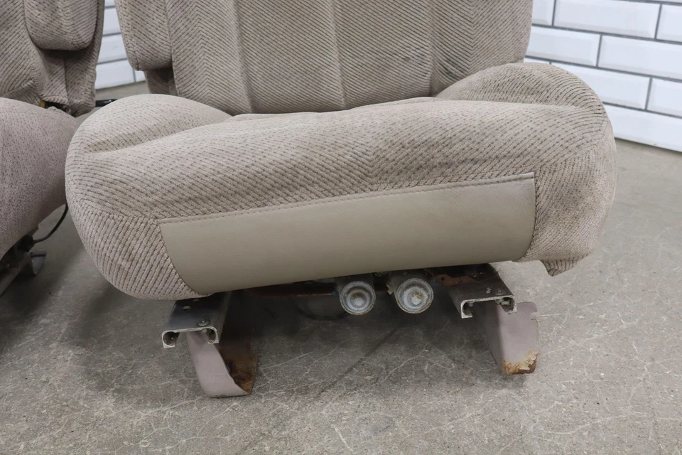 92-98 Chevy Tahoe GMC Yukon 2-Door GMT400 Cloth Seat Set / Center Console - Image 3 of 4