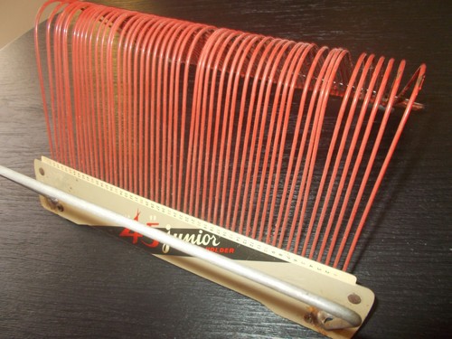 DISCO JUNIOR VINTAGE METAL 45 EN MUY BUEN ESTADO TIENE 50 DISCOS 45 - Imagen 7 de 7