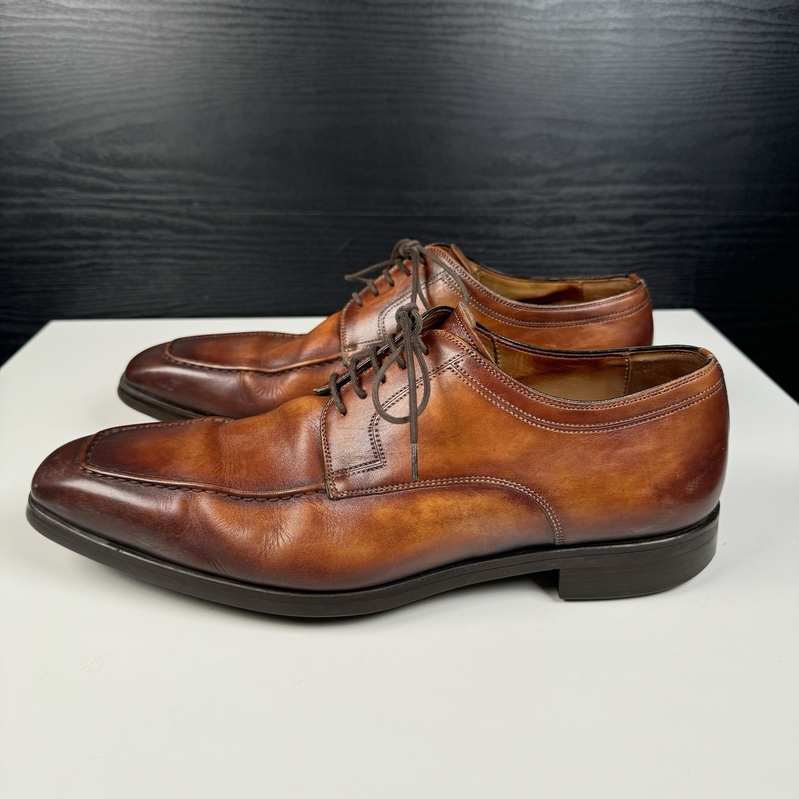 SAOLA Magnanni Romelo Cognac Lace Up Derby taglia 9 M US (20689)