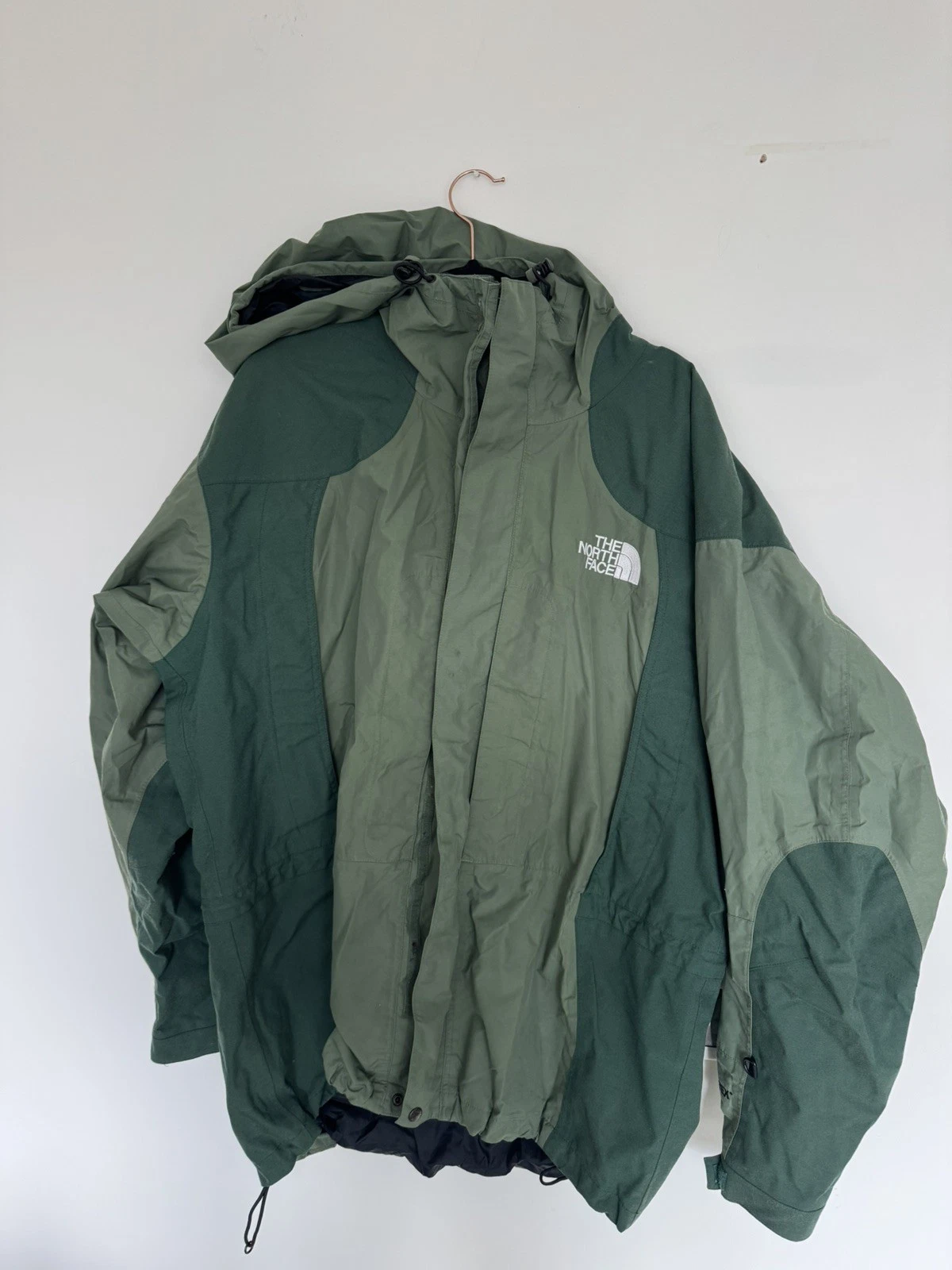 North Face Green ski jacket XL 2001 vintage gore tex waterproof hood snow jacket
Opens in a new wind