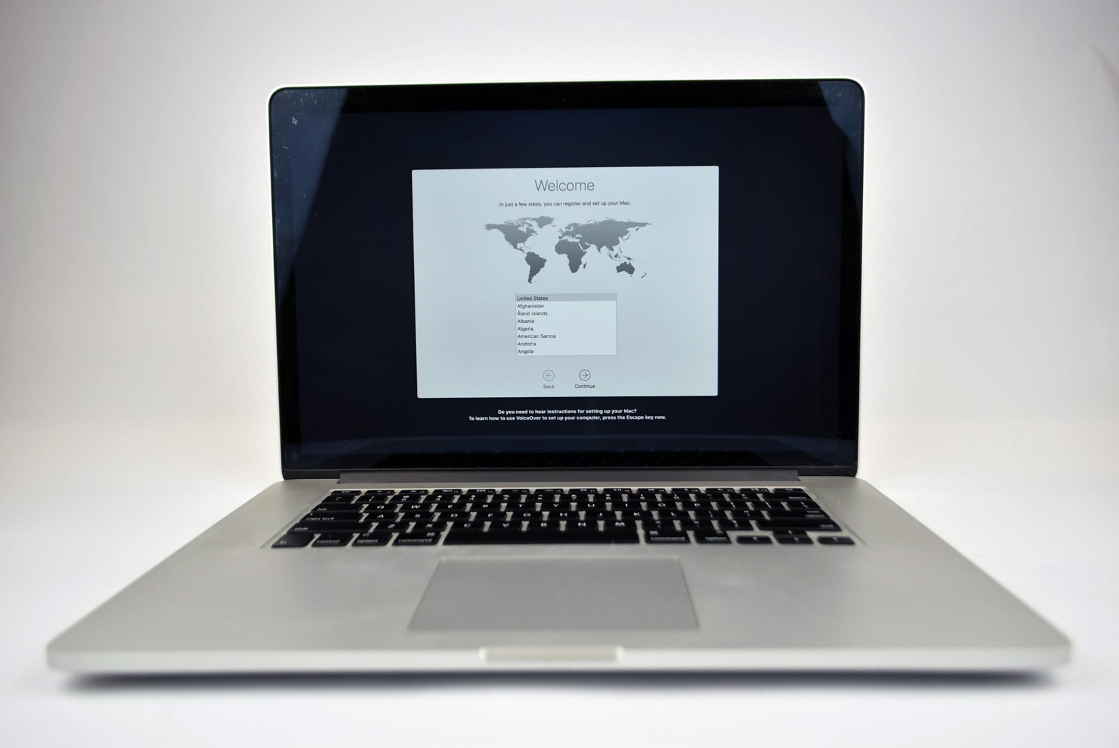 Apple MacBook 15&period;4" Laptop - i7 4th Gen &vert; 16GB Ram 256GB SSD macOS - Refurbished