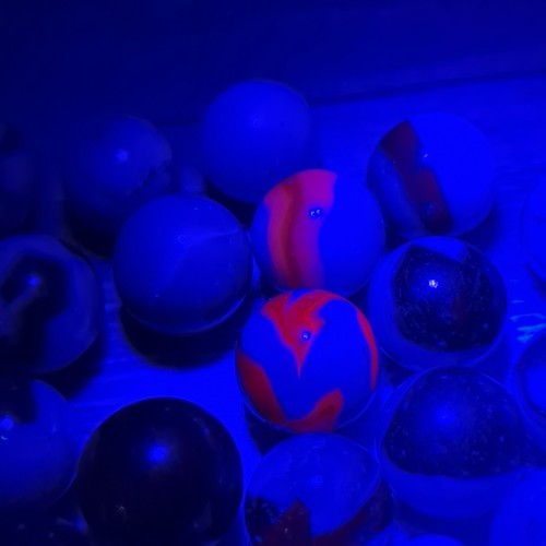 Vtg 67 Mixed Lot With UV Reactive Uranium Marbles Various Sizes Types - Picture 3 of 18