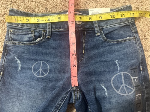 NWT SO Girls Mid Rise Girlfriend Stretch Capris Denim Jeans Adj Waist Sz 8 - Picture 7 of 8