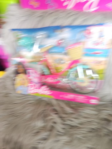 2022 Barbie's Bicycle #F963 With Helmet And Basket - Picture 5 of 9
