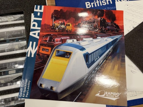 Rapido 13501 Spur O APT-E ADVANCED PERSONENZUG 4 WAGEN SET DCC SOUND BESTÜCKT | Zustand: New