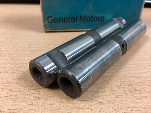 NOS Pair of 1955-59 GMC Truck Front Spring Bracket Pins 663081 - Picture 3 of 4