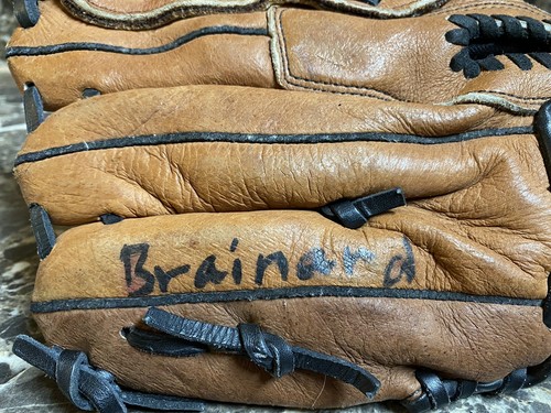 Guanto da baseball Wilson A0440 11" RHT passo veloce vera pelle Monsta Web usato - Foto 9 di 9