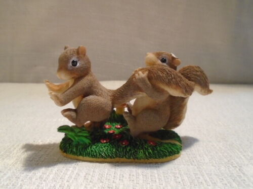 Charming Tails You Cant Run From Love Squirrel Figurine 84/104 - Picture 1 of 6