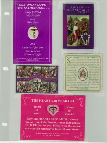 Colección de fichas religiosas, recuerdos, dijes, broches, etc. años 50-2000 - Imagen 14 de 17