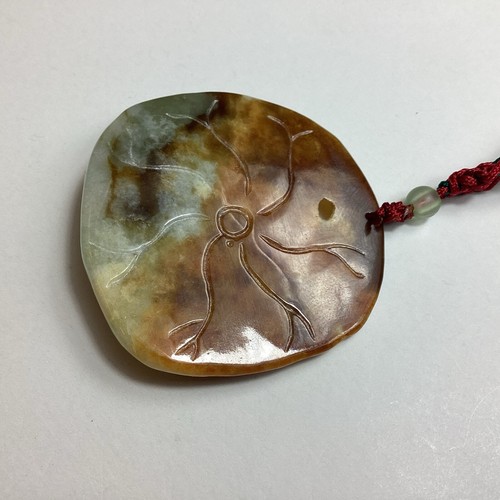 Multi Toned Jadeite 2 Crabs, Dolphin & Tree Translucent Pendant - Picture 8 of 15