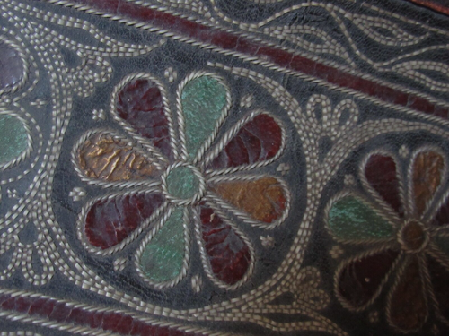 Antique Document Box Or ? Colored Leather with Elaborate Stitching Design - Picture 9 of 9