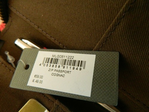^ BNWT Fossil Leather Brown Passport Case Wallet Including Pen with RFID RRP £49 - Picture 4 of 11