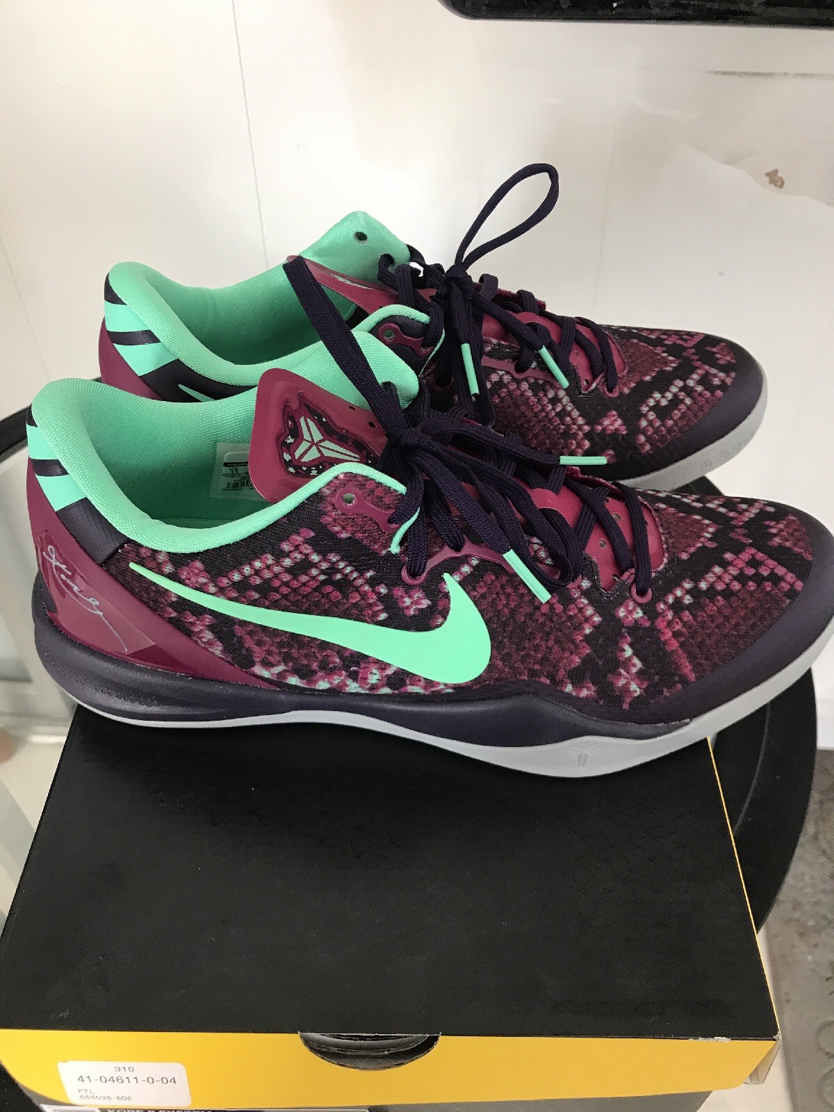 Nike Kobe 8 Pit Viper size 11 Nike Kobe 8 Pit Viper size 11