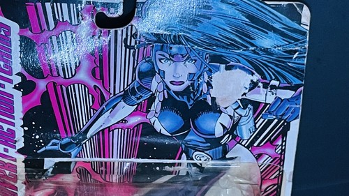 Voodoo W.I.L.D.C.A.T.S  Action Figure With Autographed Card - Picture 6 of 8