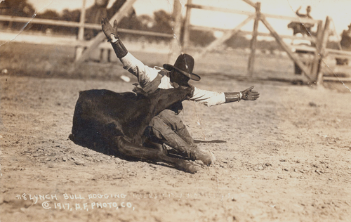 RPPC Rodeo Cowboy Lynch Bulldogge Meilen Stadt Roundup MT Montana Postkarte - Bild 2 von 9