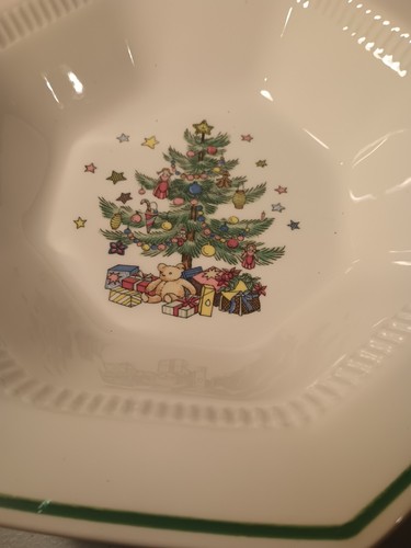 π(2) Nikko Japan Christmas Time Vegetable Serving Bowls - Picture 4 of 7