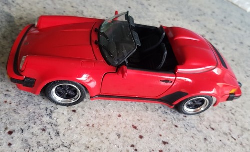 Modellauto Porsche 911 Speedster 1989 / rot / Maßstab 1:18 / vintage