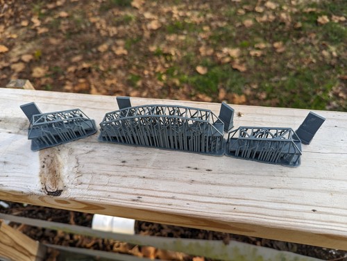 T-Gauge Long Single Track Truss Bridge set T1014 - Picture 4 of 7