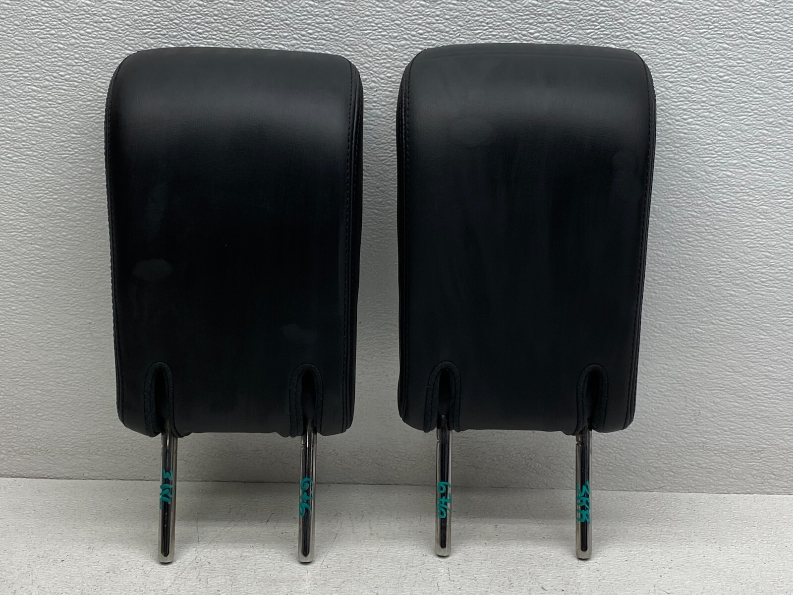 20132015 INFINITI QX60 JX35 REAR 3RD ROW HEADREST SET OEM LOT676 eBay