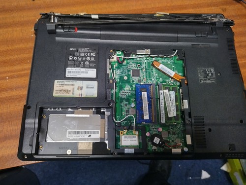 Acer Aspire 5820T Intel i3 Dual-Core 15.6" SEE BELOW - Picture 2 of 2