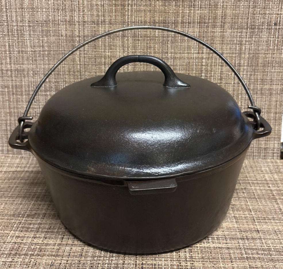 vintage an・an no.8 Chicago Hardware & Foundry Cast No.8 Cast Iron Dutch Oven with Lid