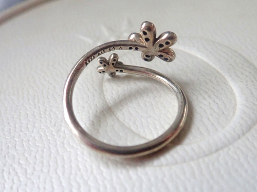Authentic Pandora S/Silver DAZZLING DAISIES Ring. #191038cz-64 - Picture 4 of 4