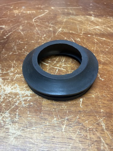 NOS OEM Gm Fuel Tank Filler Neck Grommet Seal Chevy GMC Pickup Trucks #3886792 - Bild 6 von 24