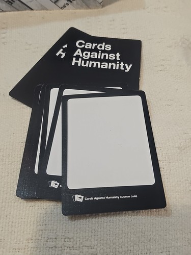 Cards Against Humanity The Bigger Blacker Box más de 500 cartas - Imagen 10 de 13