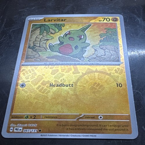 Prismatic Evolutions Pokemon Larvitar Reverse Holo 47/131 - Bild 2 von 3