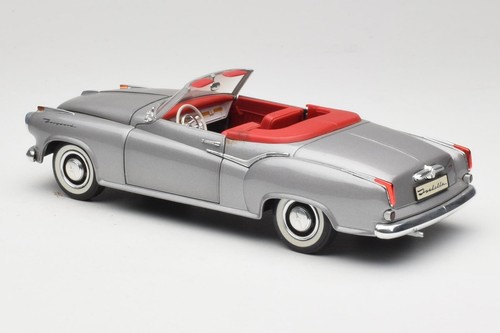 08411 Borgward Isabella Cabriolet Silver Revell 1/18 - Imagen 7 de 8