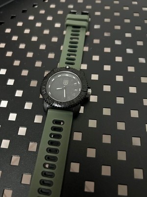 Luminox 7050 Series Watch Mens Wristwatch Timepiece Classic Design Edition