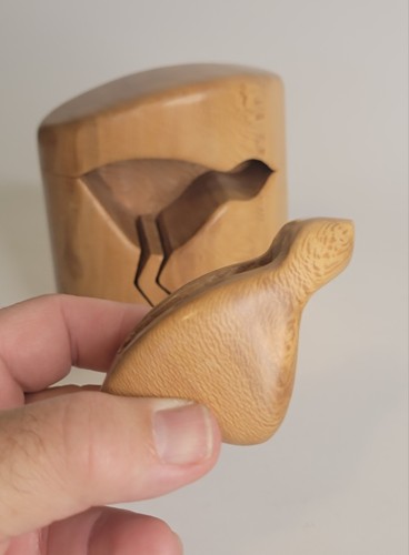 Vintage handgeschnitzte Vogel Holz Schatulle Skulptur mit Geheimschublade glatt signiert - Bild 4 von 9